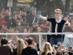 Sucesso internacional, Michel Teló faz show em Cannes